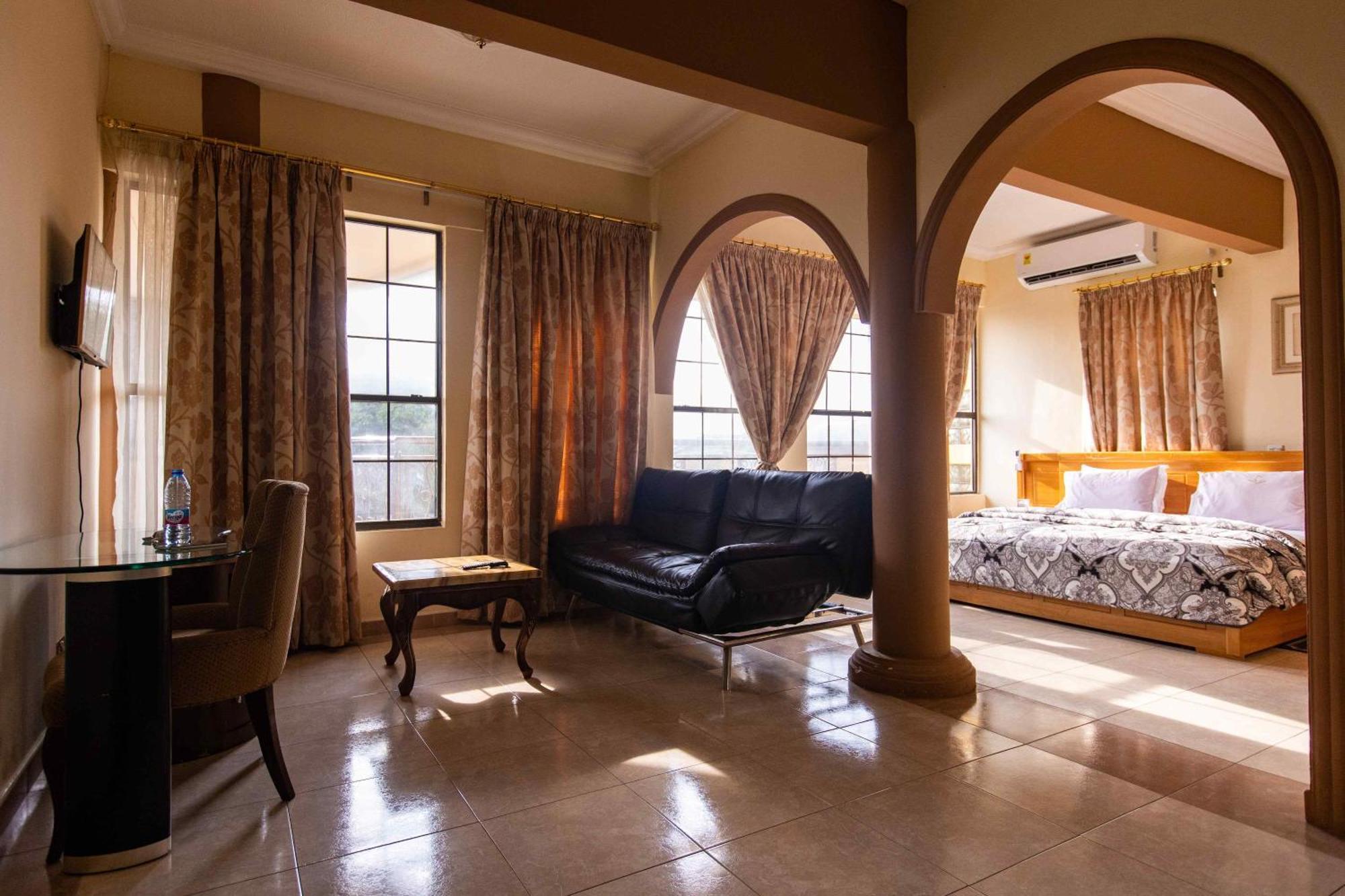 Charleston Hotel Accra Bilik gambar