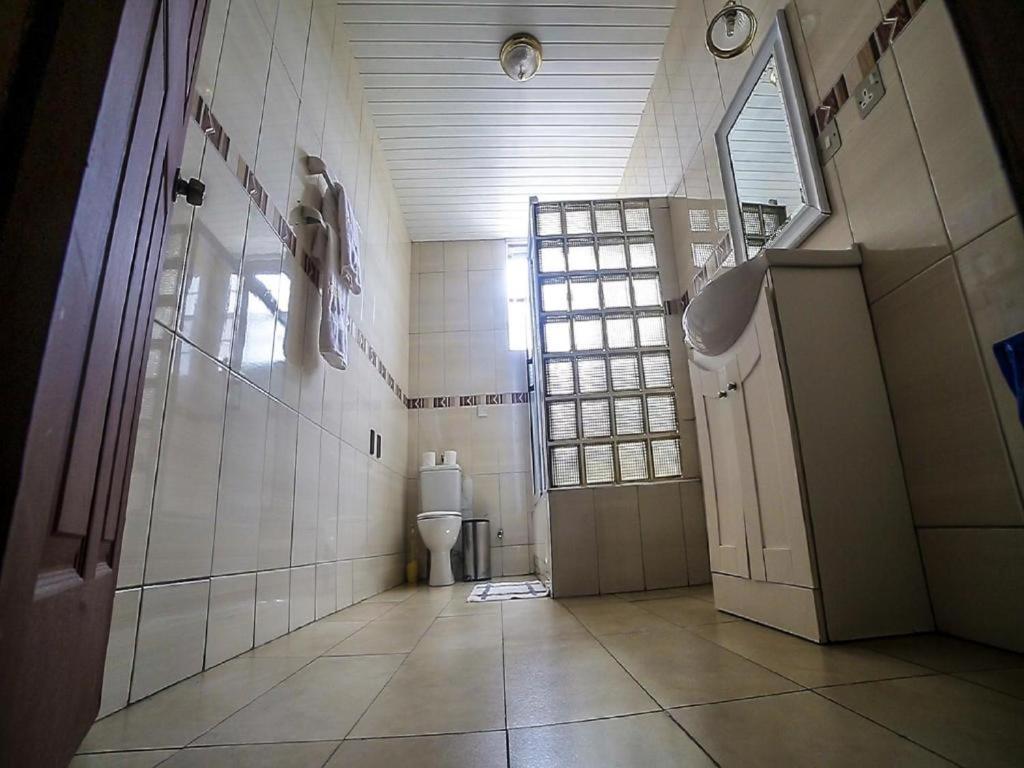 Charleston Hotel Accra Bilik gambar